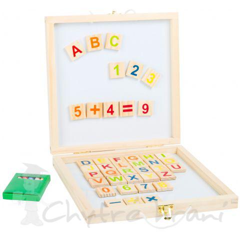 Dřevěný kufřík s magnetickými písmeny a číslicemi